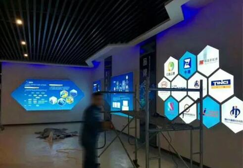 桂林軟膜燈箱招牌價(jià)格一平方多少錢？答案3秒前公布